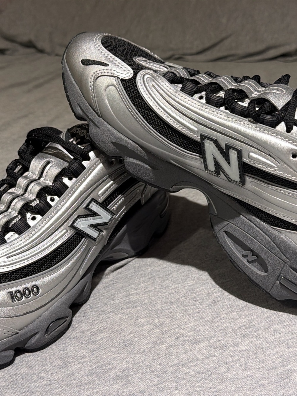 New Balance 1000 "Black/Silver Metallic"80 size 71/2 shoes.